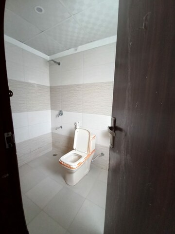 Bathroom in 1.5 BHK Apartment at Ninex RMG Residency, Sector 37c – for Rent