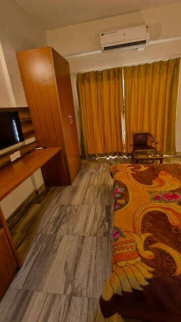 Bedroom in 1 BHK Apartment at Paramount Golfforeste, Zeta I Greater Noida – for Rent