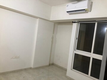 1 BHK Apartment For Rent in Lodha Amara, Kolshet Road