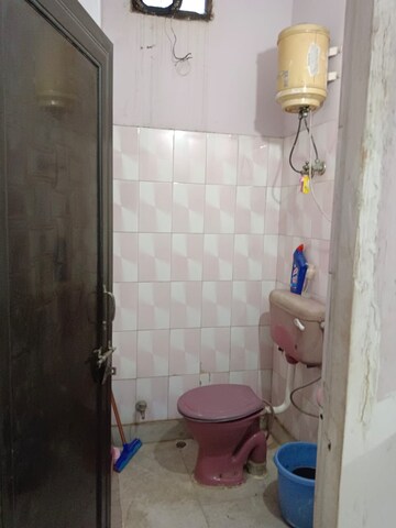 Bathroom in Studio Builder Floor at Lajpat Nagar 4 – for Rent