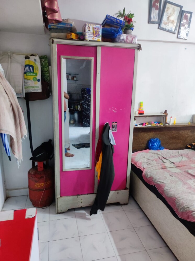 Bedroom, andheri east 1 RK 300 Sq.Ft. Apartment In Andheri East Mumbai 8779307