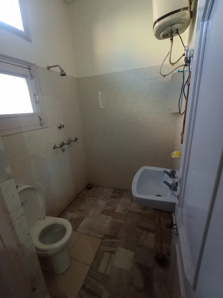 Bathroom, sector 12 panchkula 1.5 Bedroom 890 Sq.Ft. Independent House In Sector 12 Panchkula Panchkula 8779332