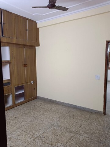 Room in 2 BHK Builder Floor at Lajpat Nagar 4 – for Rent