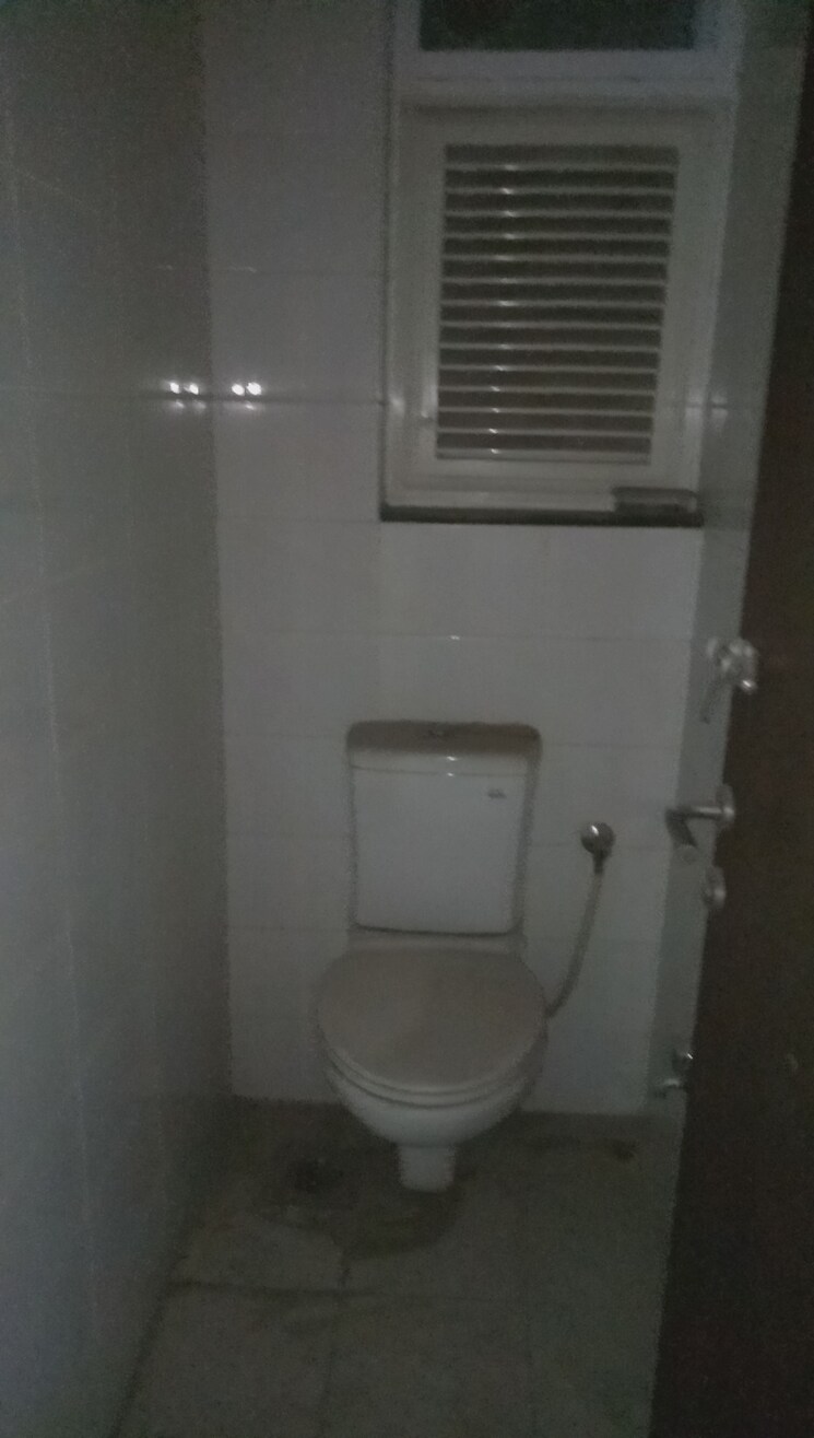 Bathroom, mahindra-lifespaces-antheia 3 Bedroom 1789 Sq.Ft. Apartment In Pimpri Pune 8779343