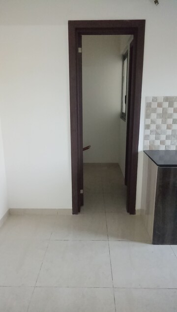 Room in 3 BHK Apartment at Mahindra Lifespaces Antheia, Pimpri – for Rent