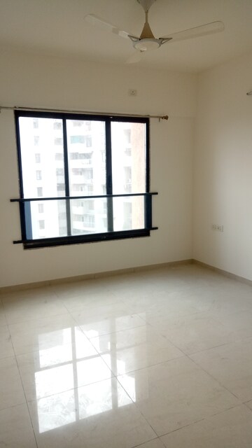 Room in 3 BHK Apartment at Mahindra Lifespaces Antheia, Pimpri – for Rent