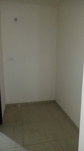 Room in 3 BHK Apartment at Mahindra Lifespaces Antheia, Pimpri – for Rent