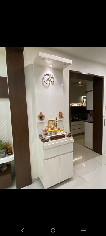 Furnished Amenities in 2 BHK Apartment at HR Eliseo, Shela – for Rent