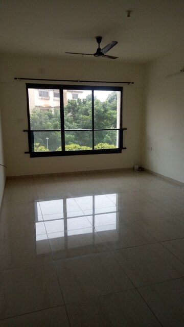 Room in 2 BHK Apartment at Mahindra Lifespaces Antheia, Pimpri – for Rent