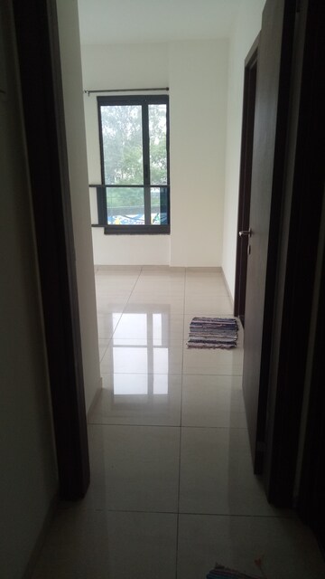 Room in 2 BHK Apartment at Mahindra Lifespaces Antheia, Pimpri – for Rent