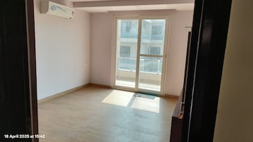 Room in 4 BHK Builder Floor at Gail CGHS, Sector 56 – for Rent