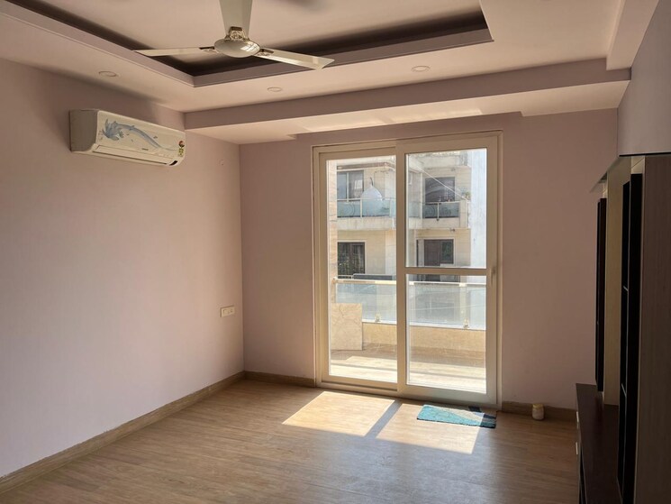 Room, gail-cghs 4 Bedroom 500 Sq.Yd. Builder Floor In Sector 56 Gurgaon 8779386