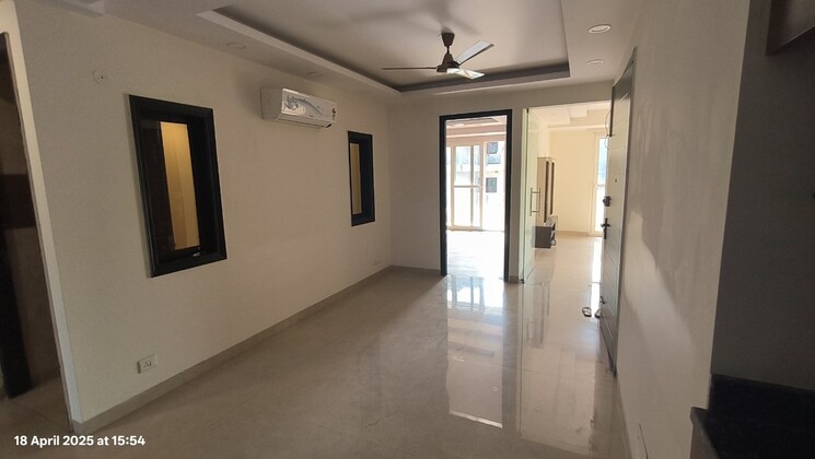 Room, gail-cghs 4 Bedroom 500 Sq.Yd. Builder Floor In Sector 56 Gurgaon 8779386