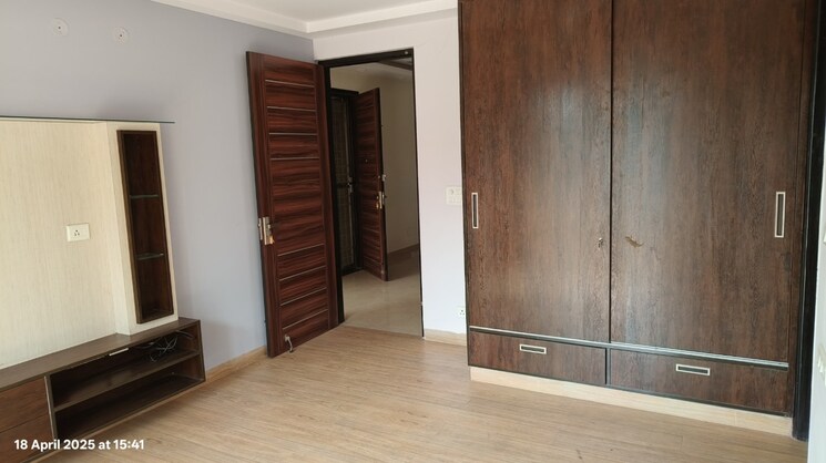 Room, gail-cghs 4 Bedroom 500 Sq.Yd. Builder Floor In Sector 56 Gurgaon 8779386