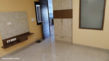 Building Lobby in 4 BHK Builder Floor at Gail CGHS, Sector 56 – for Rent