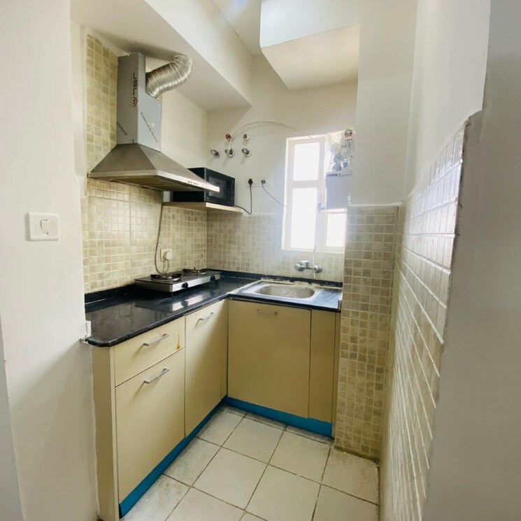 Kitchen, paras-tierea Studio 495 Sq.Ft. Apartment In Sector 137 Noida 8779406