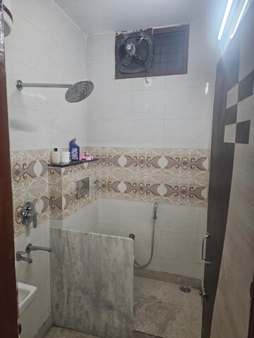 Bathroom in 2.5 BHK Builder Floor at Subhash Nagar – for Rent