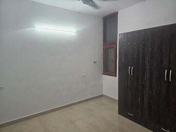 Room in 2.5 BHK Builder Floor at Subhash Nagar – for Rent