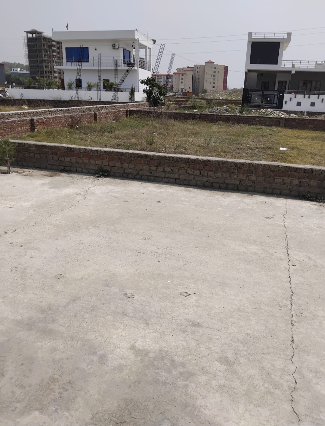 Plot For Sale in Jhajra Subharti Hospital 