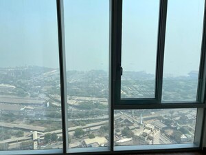 Room in 2 BHK Apartment at Piramal Aranya, Byculla – for Sale