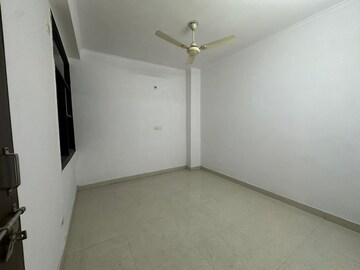 Room in 3 BHK Apartment at Kishangarh – for Rent