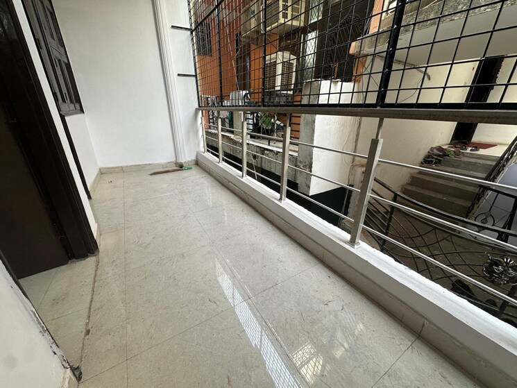 Balcony, kishangarh 3 Bedroom 950 Sq.Ft. Apartment In Kishangarh Delhi 8779440