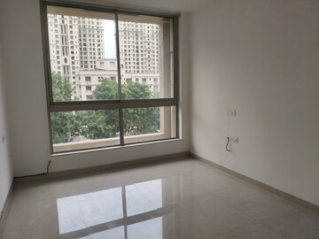 Room in 2 BHK Apartment at Hiranandani Casa Blanca, Ghodbunder Road – for Rent