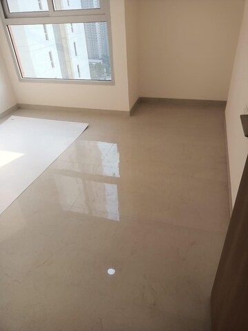 Room in 3 BHK Apartment at Piramal Vaikunth, Balkum Pada – for Rent