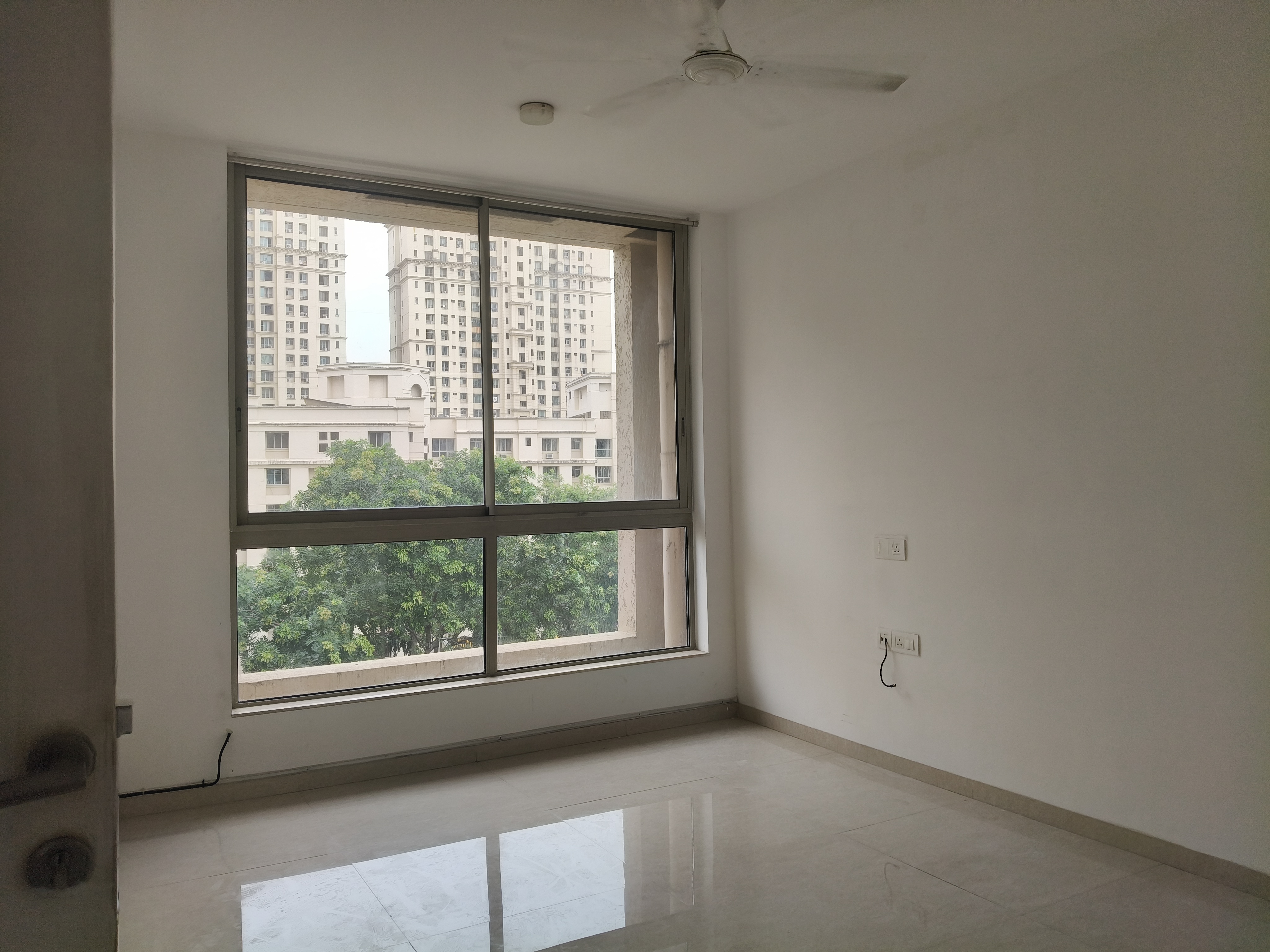 2.5 BHK + Extra Room 900 Sq.Ft. Apartment in Hiranandani Obelia The Walk