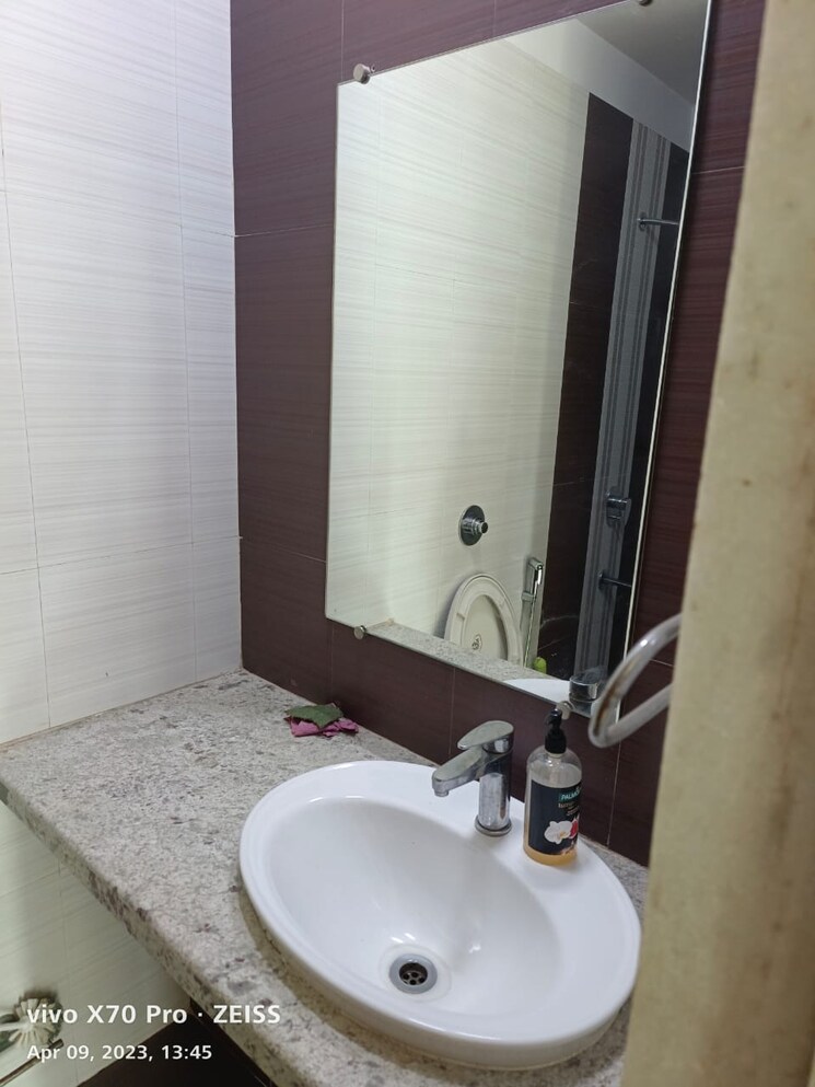 Bathroom, nahar-amrit-shakti-water-lily-and-white-lily 2 Bedroom 690 Sq.Ft. Apartment In Chandivali Mumbai 8779521