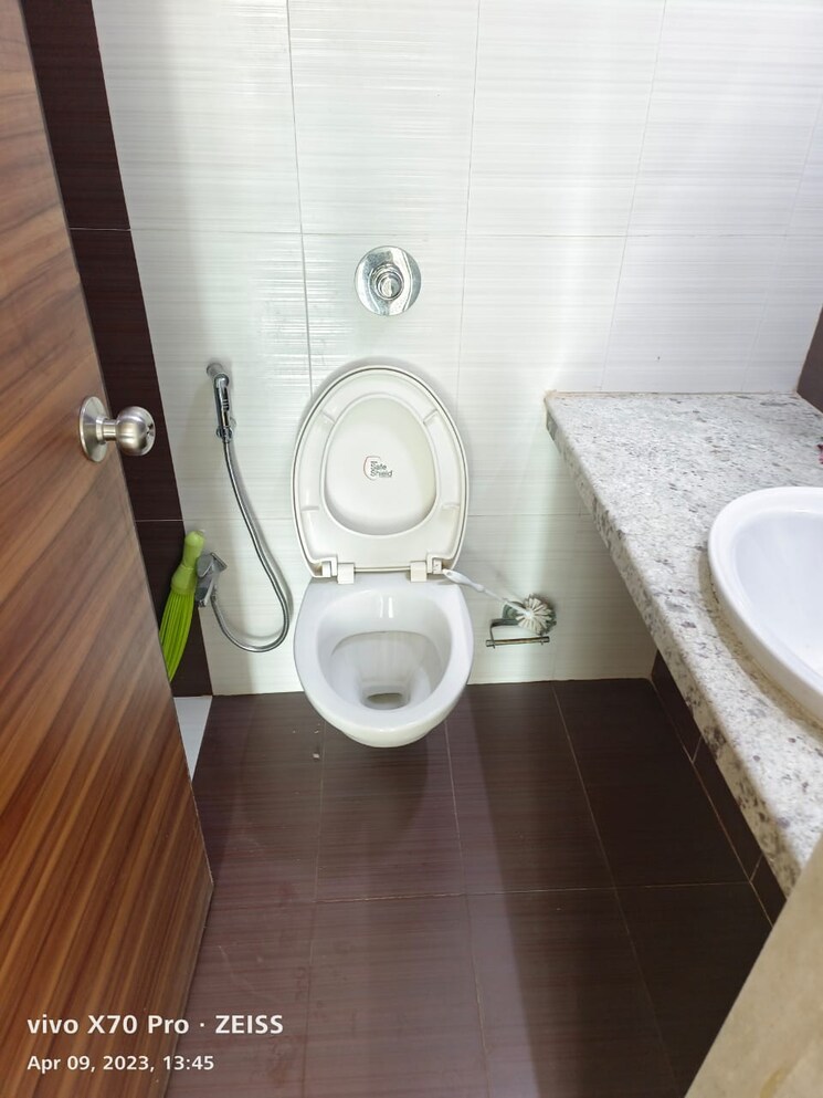 Bathroom, nahar-amrit-shakti-water-lily-and-white-lily 2 Bedroom 690 Sq.Ft. Apartment In Chandivali Mumbai 8779521