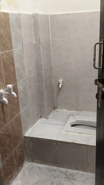 Bathroom in 1 BHK Apartment at Sector 10 Greater Noida – for Sale