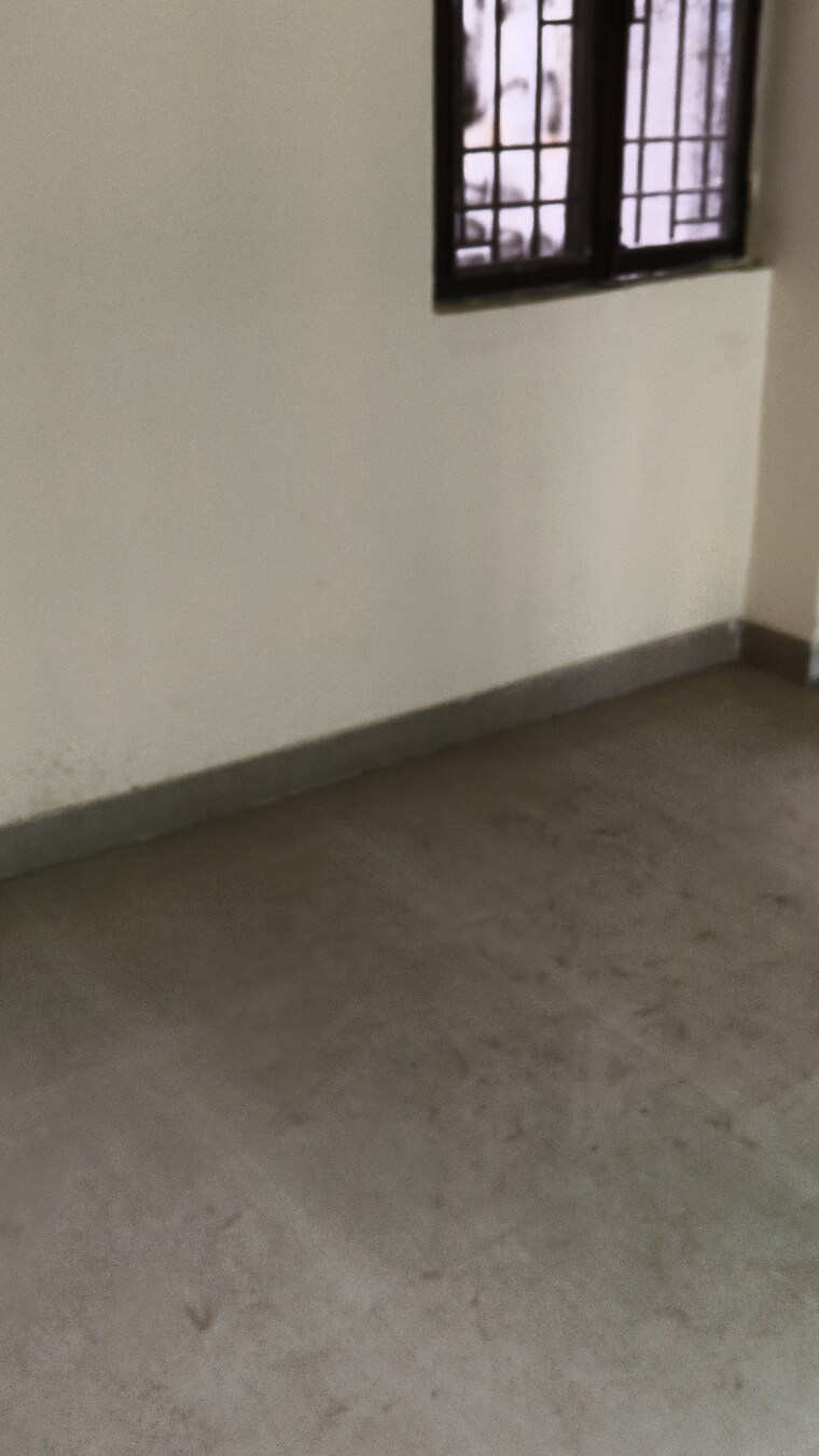 Room, sector 10 greater noida 1 Bedroom 375 Sq.Ft. Apartment In Sector 10 Greater Noida Greater Noida 8779548