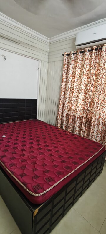 Bedroom in 2 BHK Apartment at Surya Kiran CHS Andheri, Andheri West – for Rent