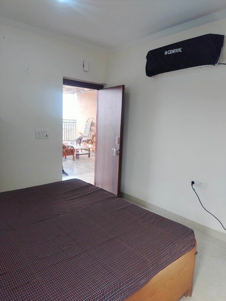 Room, sarita vihar 1 RK 350 Sq.Ft. Apartment In Sarita Vihar Delhi 8779568
