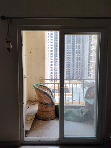 Room in 3.5 BHK Apartment at Paramount Emotions, Sector 1 Greater Noida – for Sale