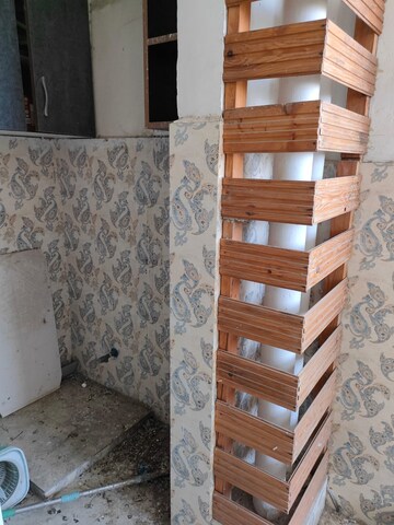 Staircase in 3.5 BHK Apartment at Paramount Emotions, Sector 1 Greater Noida – for Sale