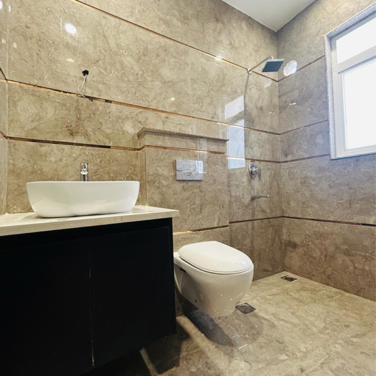 Bathroom, versalia-woodwinds 3 Bedroom 180 Sq.Yd. Builder Floor In Sector 67a Gurgaon 8779610