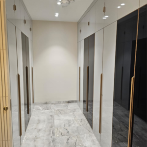 Bathroom in 5 BHK Builder Floor at Hong Kong Bazaar, Sector 56 – for Sale