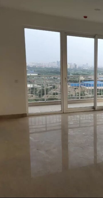 Room in 3 BHK Apartment at Puri Emerald Bay, Sector 104 – for Rent