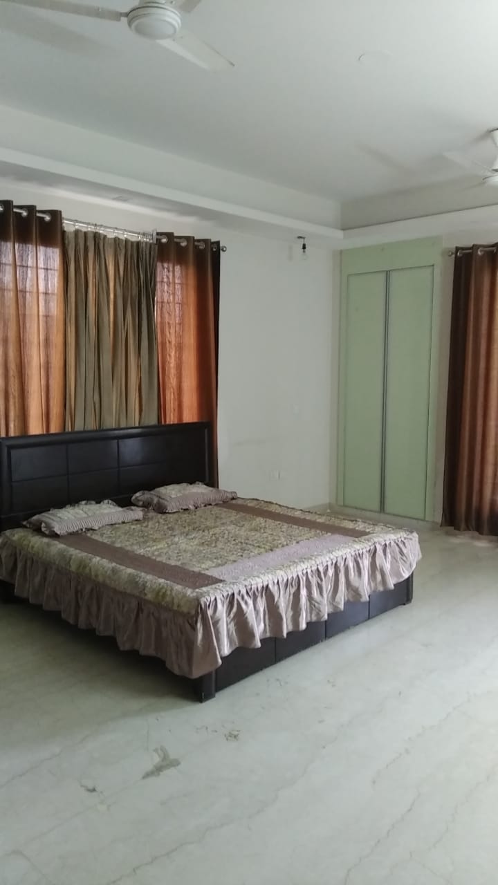 2 BHK Builder Floor For Rent in Sector 21