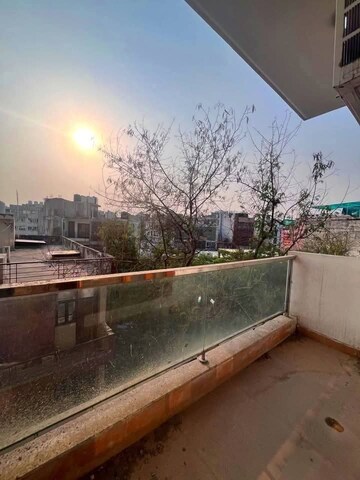 1 BHK Builder Floor For Rent in Saket