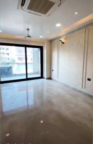 Room in 4 BHK Builder Floor at Sector 85 – for Sale