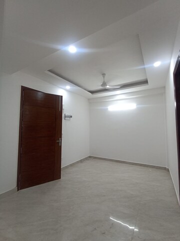 Room in 1 BHK Builder Floor at Saket – for Rent