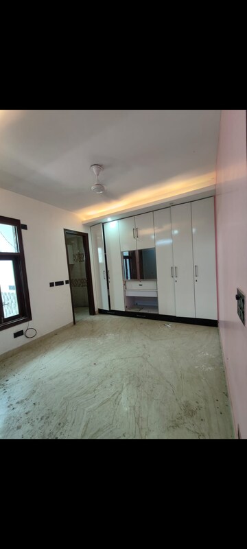 Room in 2 BHK Builder Floor at Chattarpur – for Rent