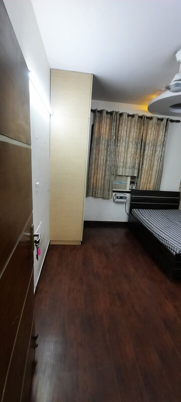 Furnished Amenities in 3 BHK Builder Floor at Old Rajinder Nagar – for Rent