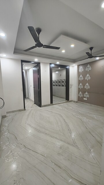 Bedroom in 2 BHK Builder Floor at Govindpuri – for Rent