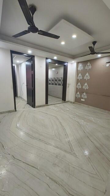 Room in 2 BHK Builder Floor at Govindpuri – for Rent