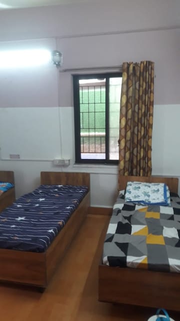 Room in  Pg at Modi Colony – for Rent