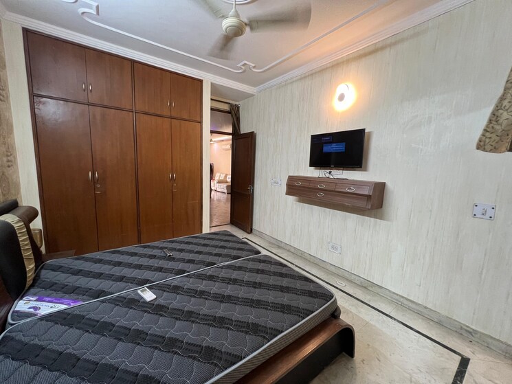 Bedroom, rajouri garden 2 Bedroom 200 Sq.Yd. Builder Floor In Rajouri Garden Delhi 8779835